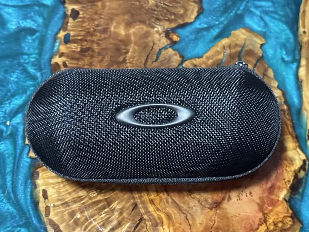 Oakley Vault Sunglass Case, Zipper Closure Hard Shell Nylon 07-025 Black